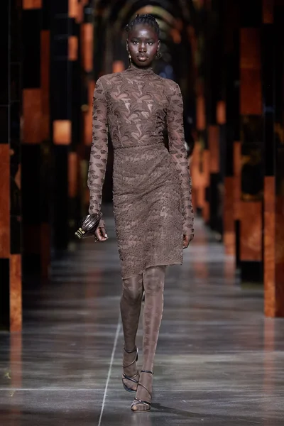 Look 44